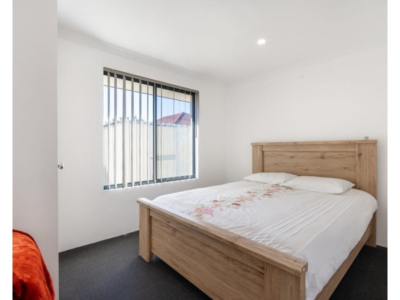 100 Rae Rd, Shoalwater WA 6169