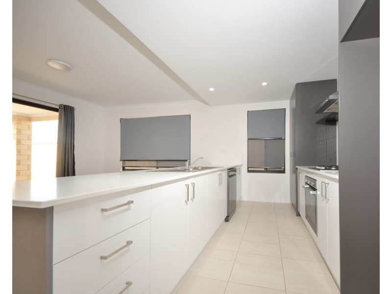 104c Safety Bay Rd, Shoalwater WA 6169