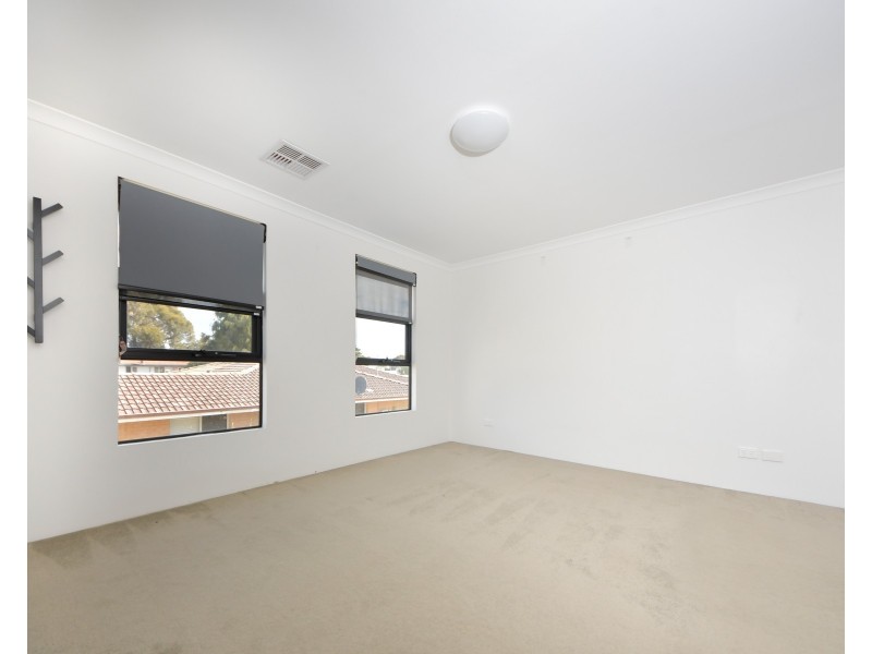 104c Safety Bay Rd, Shoalwater WA 6169