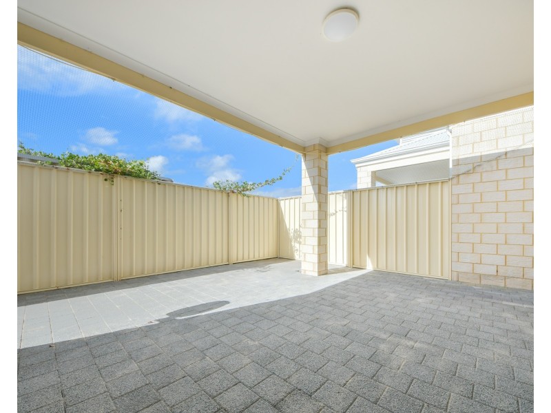 104c Safety Bay Rd, Shoalwater WA 6169