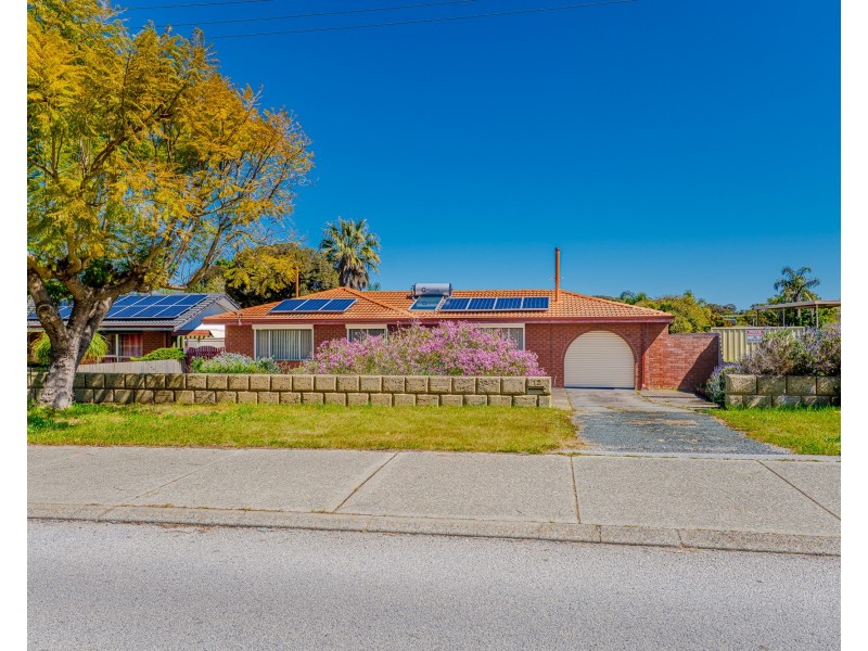 12 Adamson Rd, Parmelia WA 6167