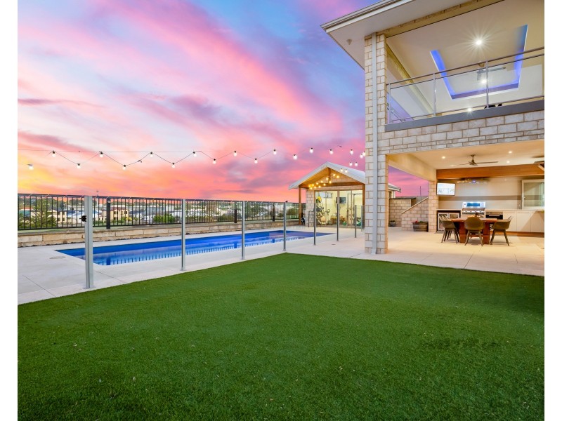 43 Holloways Ridge, Secret Harbour WA 6173