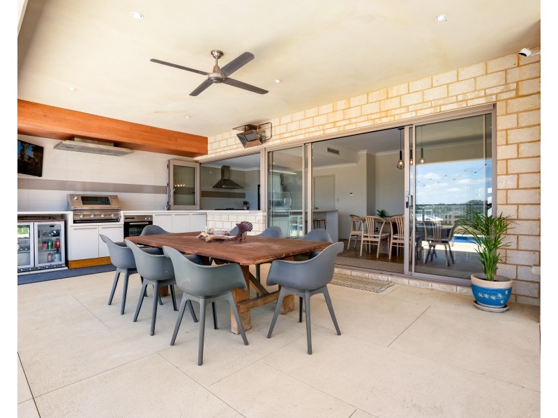 43 Holloways Ridge, Secret Harbour WA 6173