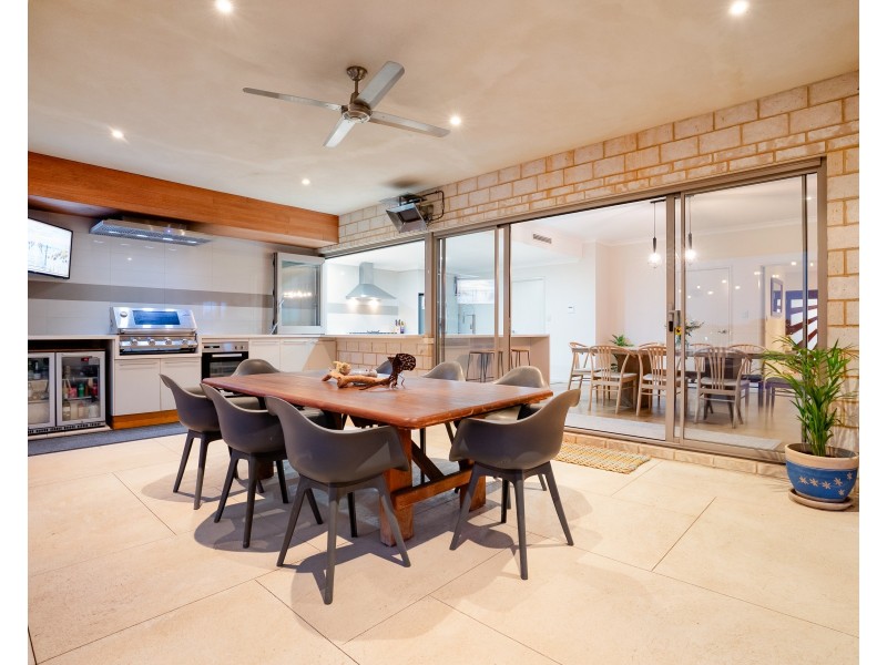 43 Holloways Ridge, Secret Harbour WA 6173