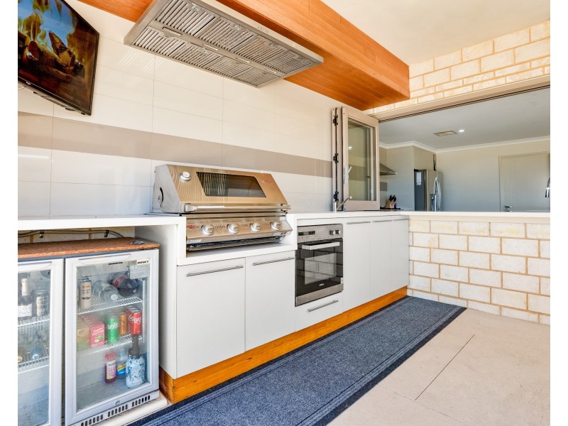 43 Holloways Ridge, Secret Harbour WA 6173