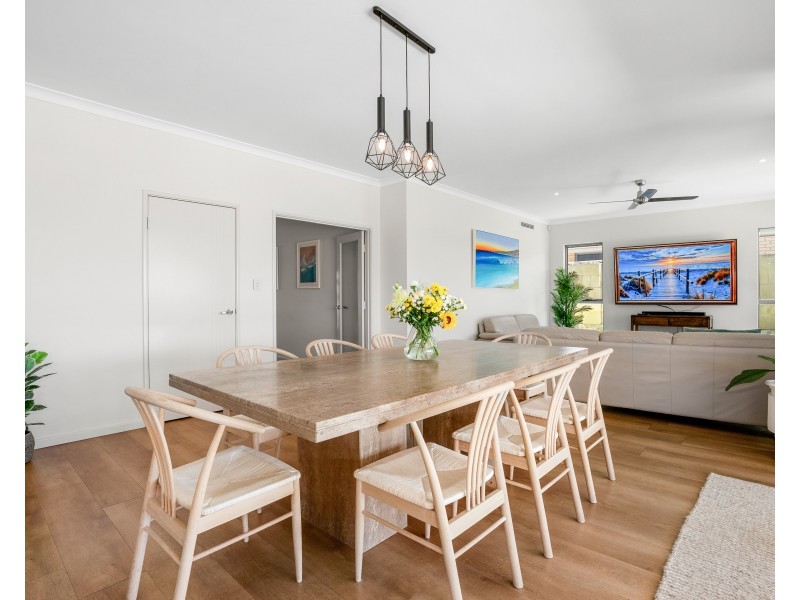 43 Holloways Ridge, Secret Harbour WA 6173