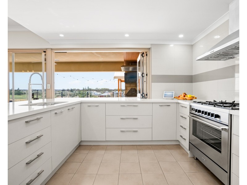 43 Holloways Ridge, Secret Harbour WA 6173