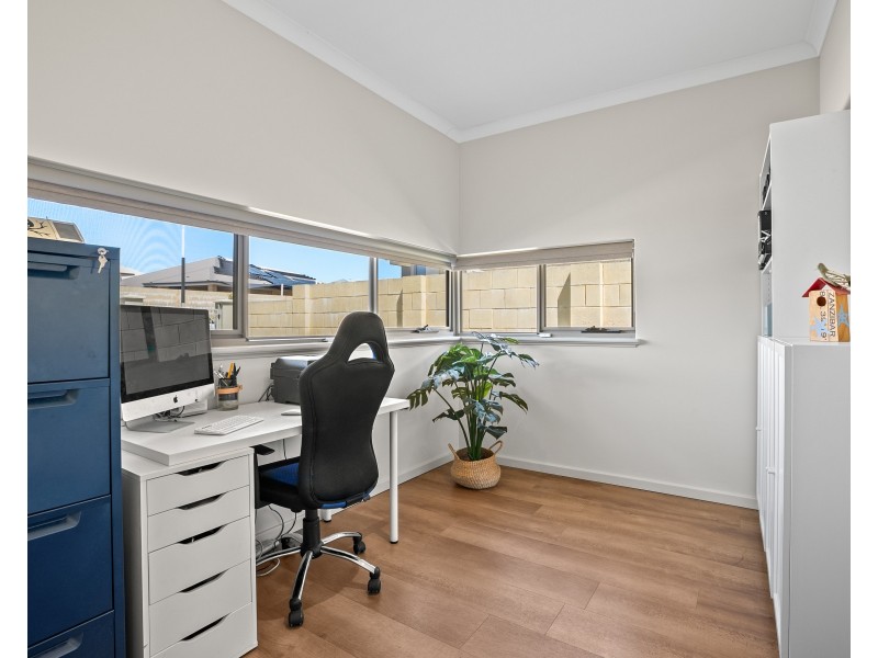 43 Holloways Ridge, Secret Harbour WA 6173