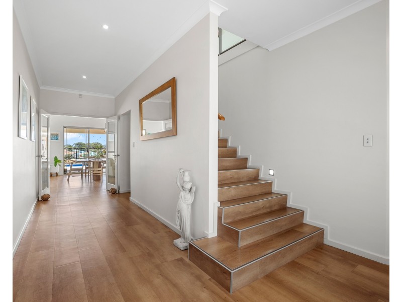 43 Holloways Ridge, Secret Harbour WA 6173