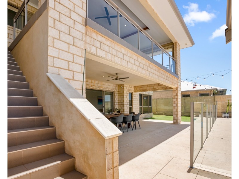 43 Holloways Ridge, Secret Harbour WA 6173