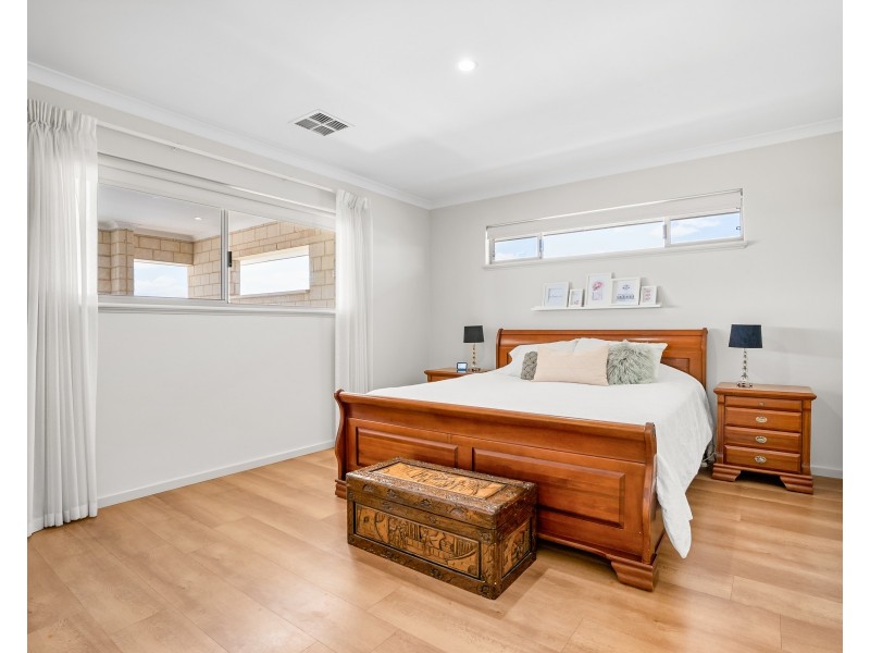 43 Holloways Ridge, Secret Harbour WA 6173