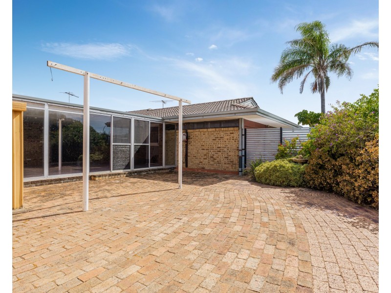 2 Grenada Place, Safety Bay WA 6169