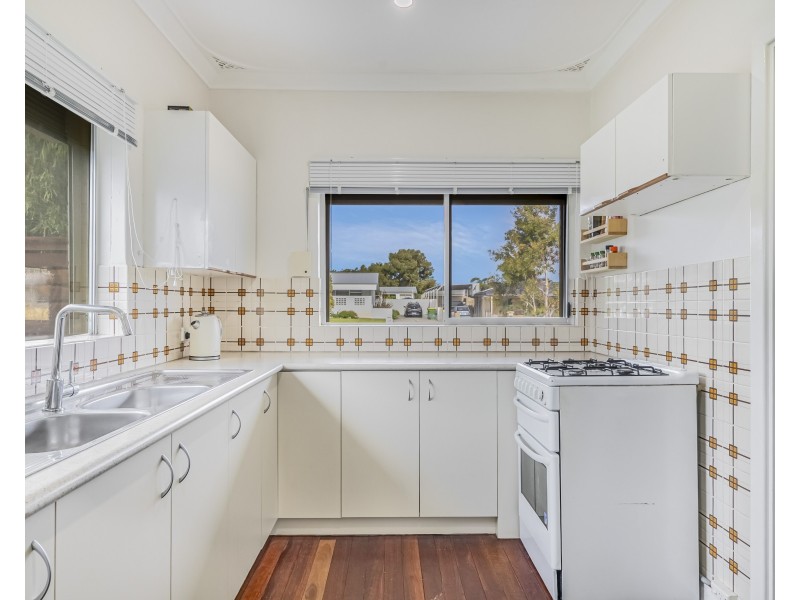 14 June Road, Safety Bay WA 6169