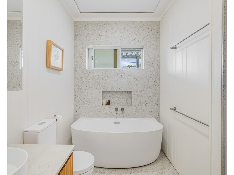 14 June Road, Safety Bay WA 6169