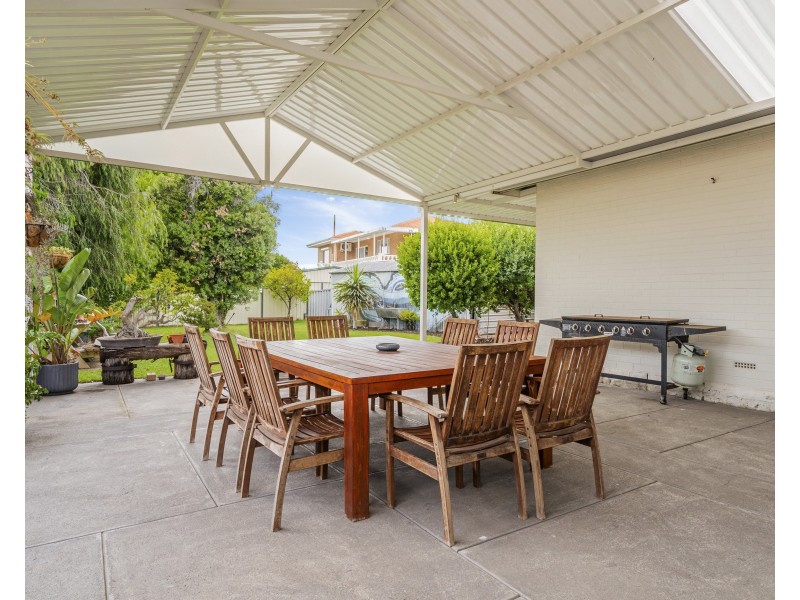 14 June Road, Safety Bay WA 6169