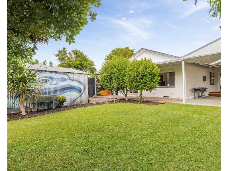 14 June Road, Safety Bay WA 6169