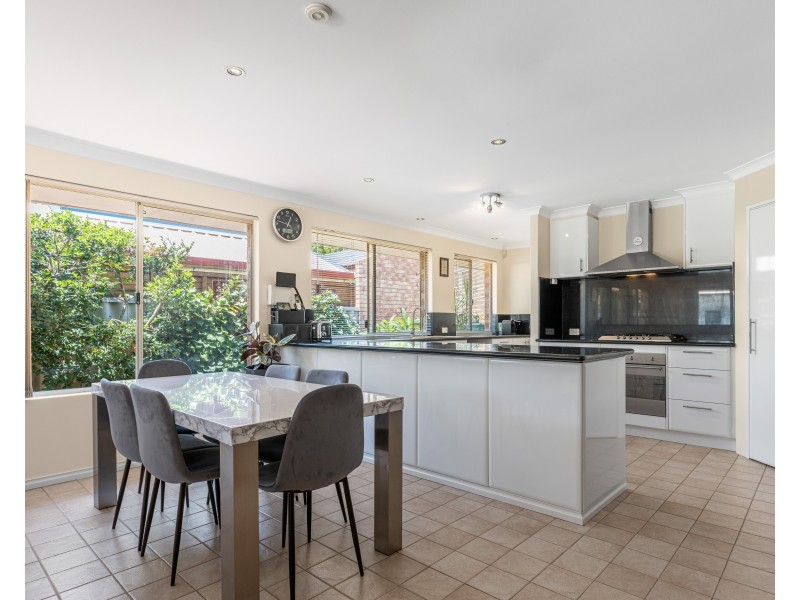 7 Eastney Court, Jandakot WA 6164