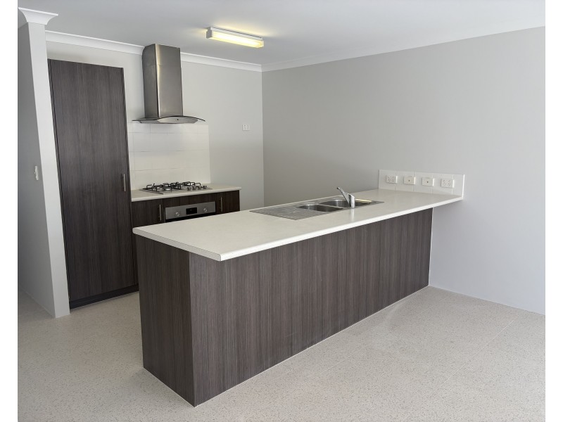 131 Lambeth Cir, Wellard WA 6170