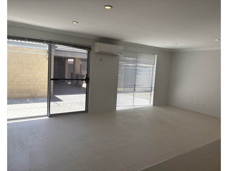 131 Lambeth Cir, Wellard WA 6170