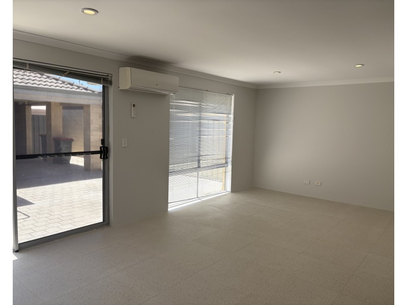 131 Lambeth Cir, Wellard WA 6170