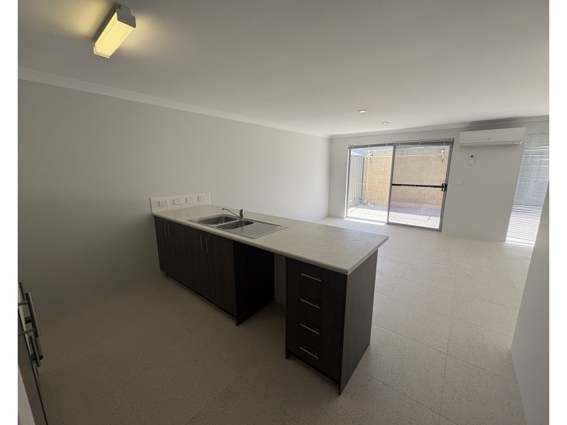 131 Lambeth Cir, Wellard WA 6170