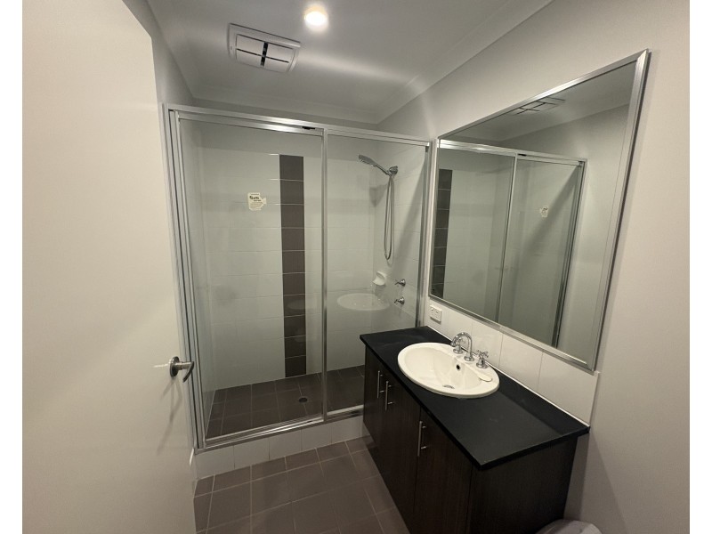 131 Lambeth Cir, Wellard WA 6170