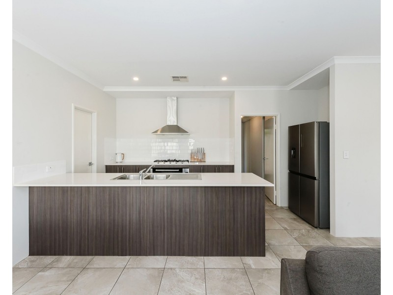 18 Yandal Way, Golden Bay WA 6174