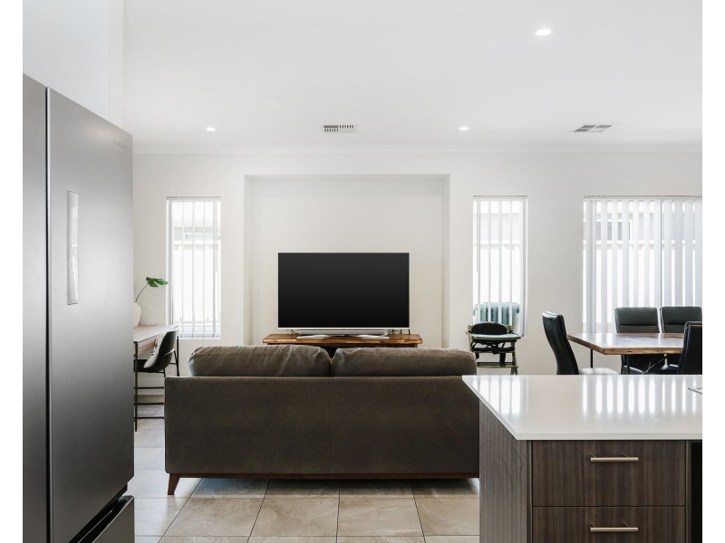 18 Yandal Way, Golden Bay WA 6174