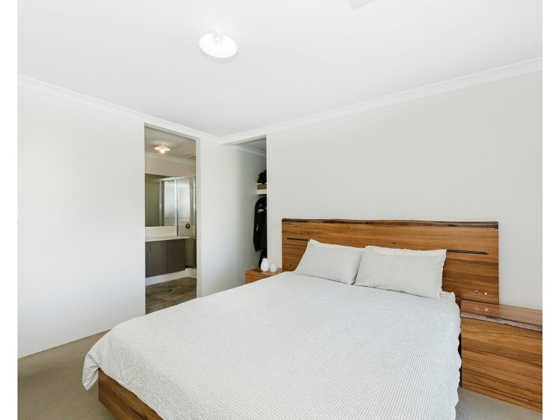 18 Yandal Way, Golden Bay WA 6174