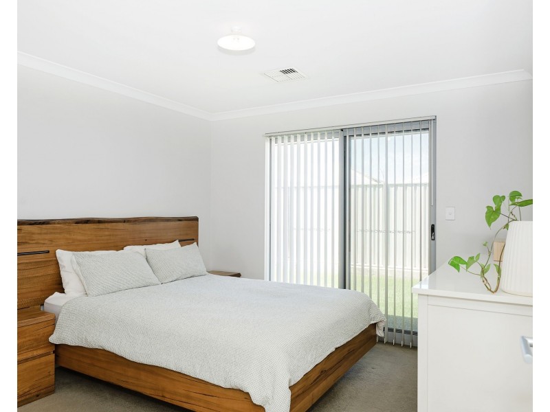 18 Yandal Way, Golden Bay WA 6174