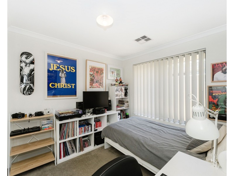 18 Yandal Way, Golden Bay WA 6174