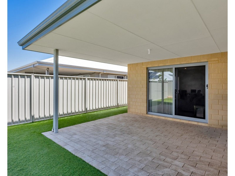18 Yandal Way, Golden Bay WA 6174