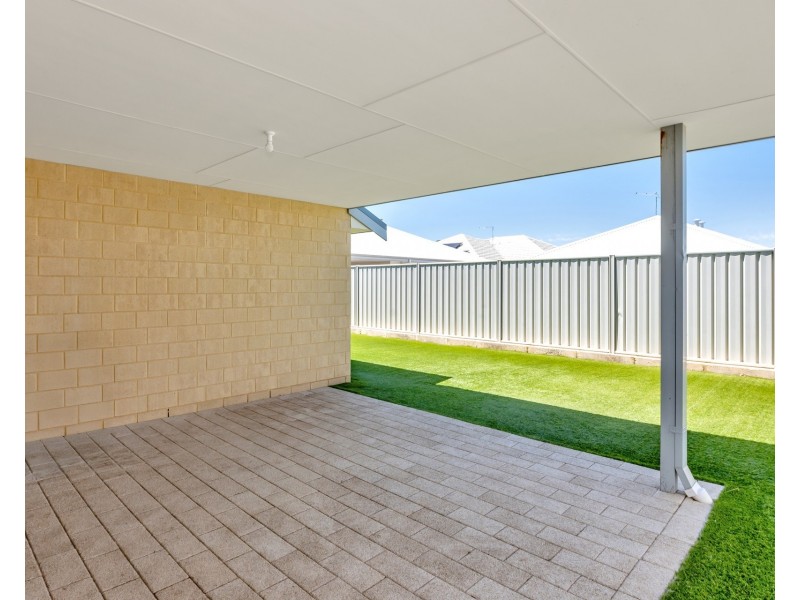 18 Yandal Way, Golden Bay WA 6174