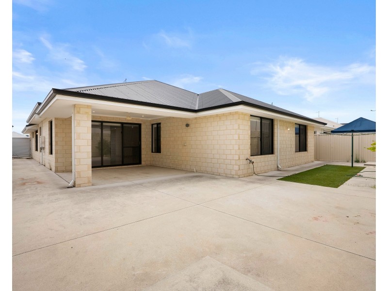 14 Wollomai Rd, Baldivis WA 6171