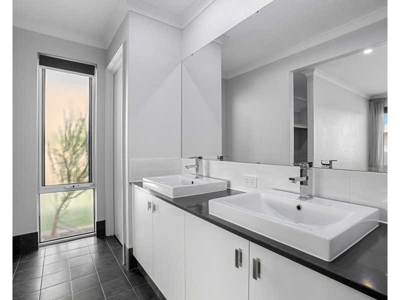 18 Camrose Pkwy, Baldivis WA 6171