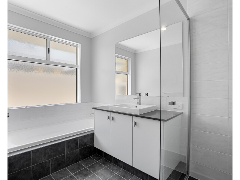 18 Camrose Pkwy, Baldivis WA 6171