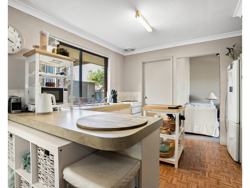 6 Ocean Place, Waikiki WA 6169