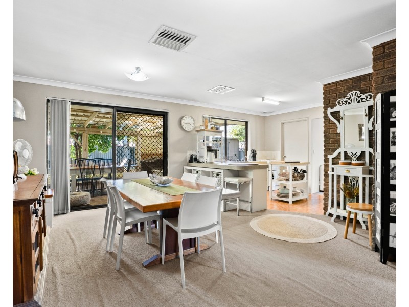 6 Ocean Place, Waikiki WA 6169