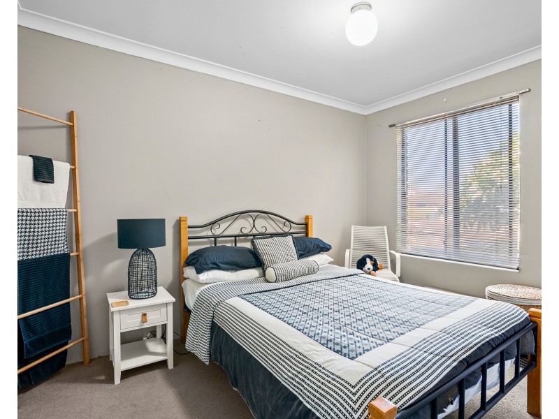 6 Ocean Place, Waikiki WA 6169