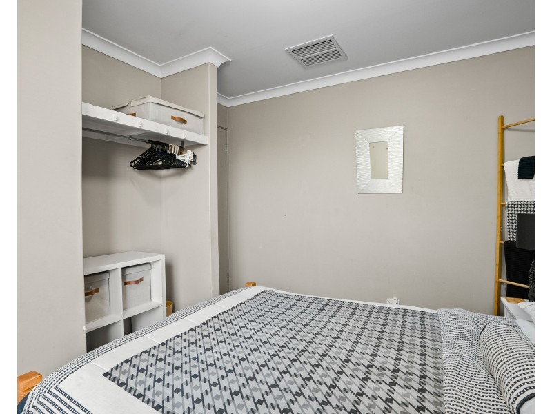 6 Ocean Place, Waikiki WA 6169