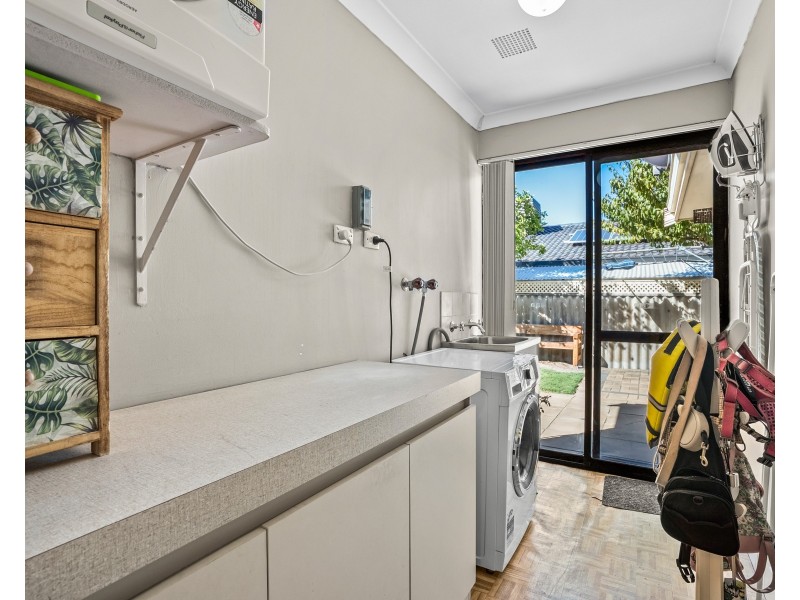 6 Ocean Place, Waikiki WA 6169