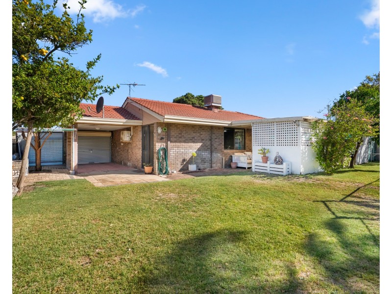 6 Ocean Place, Waikiki WA 6169