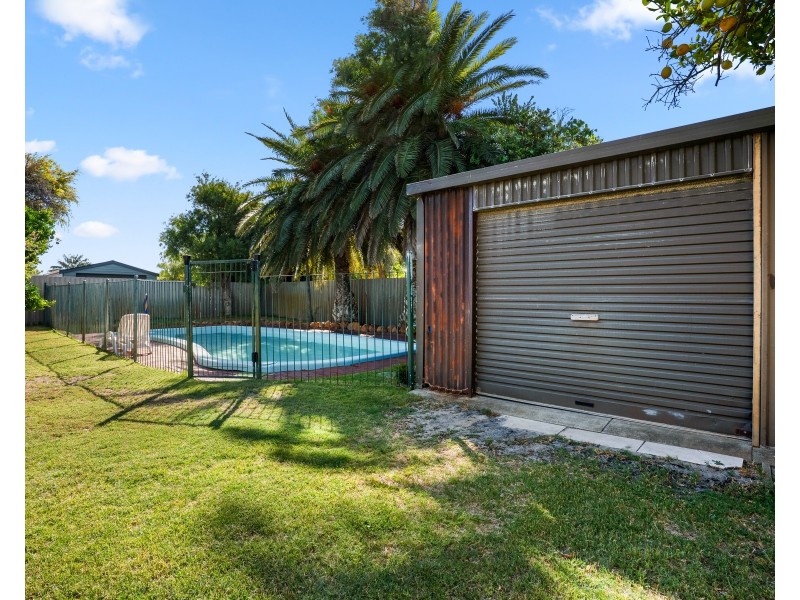 6 Ocean Place, Waikiki WA 6169