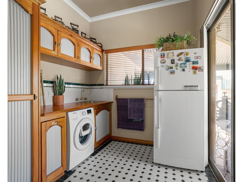 182 Safety Bay Road, Safety Bay WA 6169