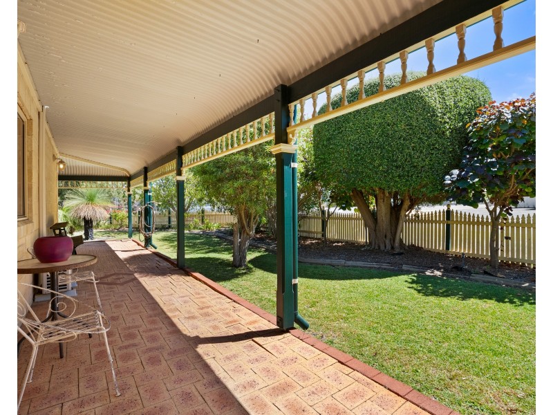 182 Safety Bay Road, Safety Bay WA 6169