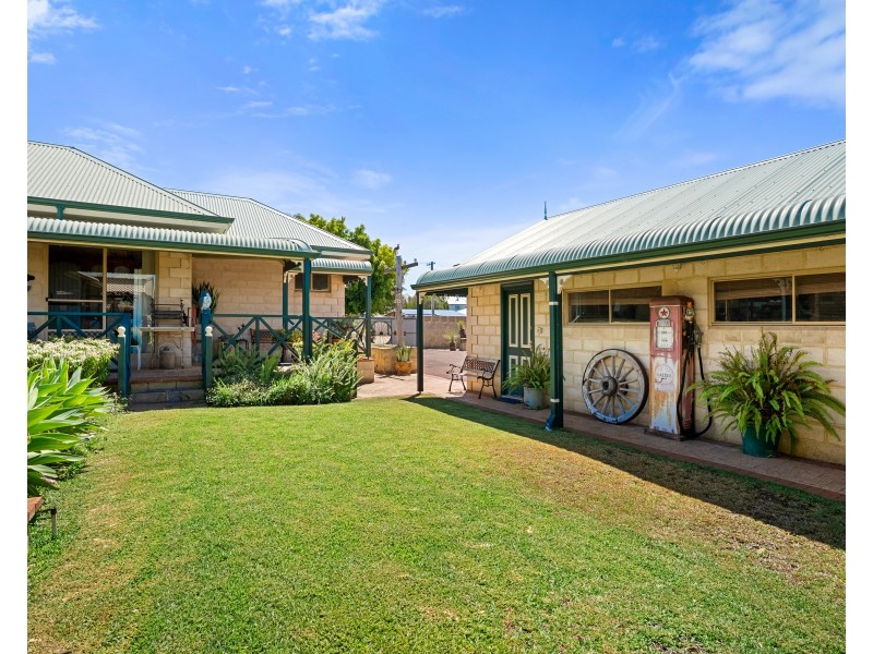 182 Safety Bay Road, Safety Bay WA 6169