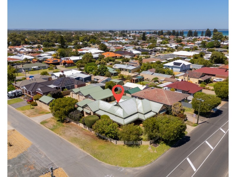 182 Safety Bay Road, Safety Bay WA 6169