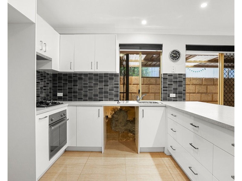 16 Brignell Gardens, Parmelia WA 6167