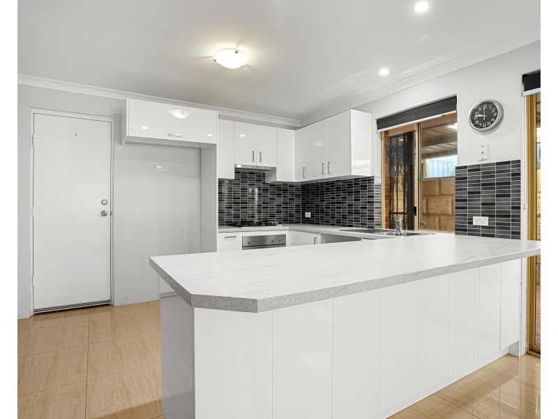 16 Brignell Gardens, Parmelia WA 6167