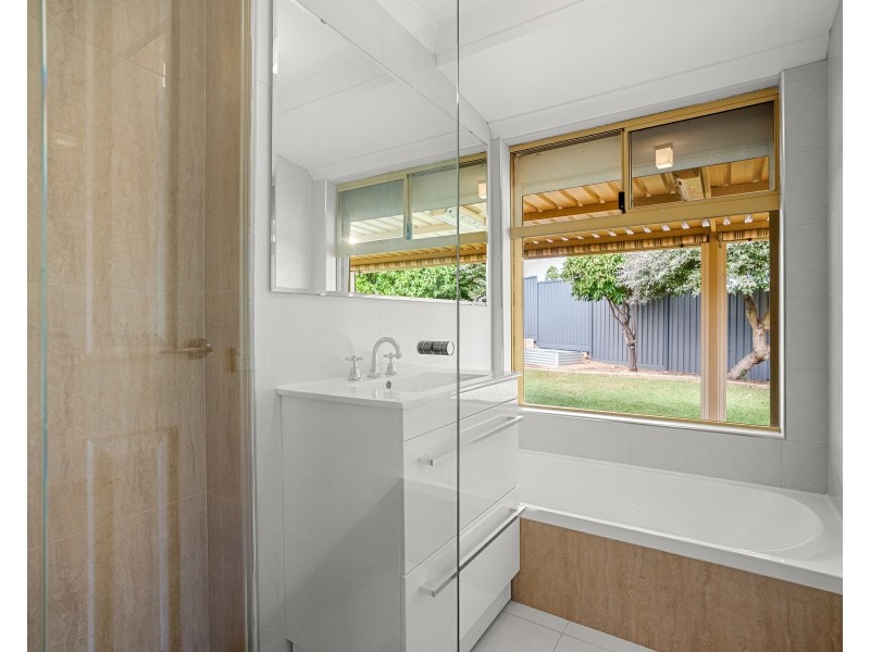 16 Brignell Gardens, Parmelia WA 6167